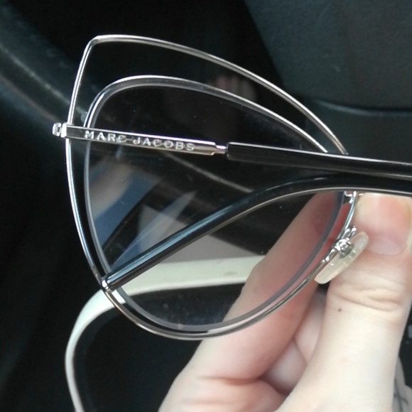 MARC JACOBS LARGE CAT-EYE SUNGLASSES - Picture 6 of 8